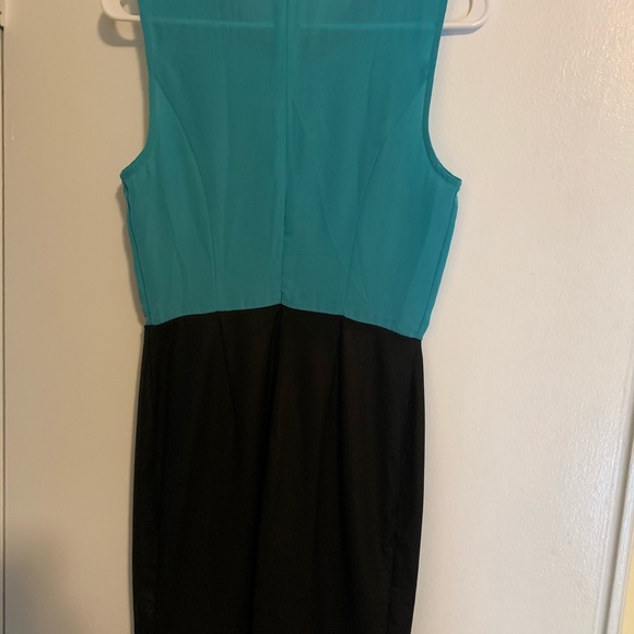 Forever 21 Green and black dress - Picture 3 of 3
